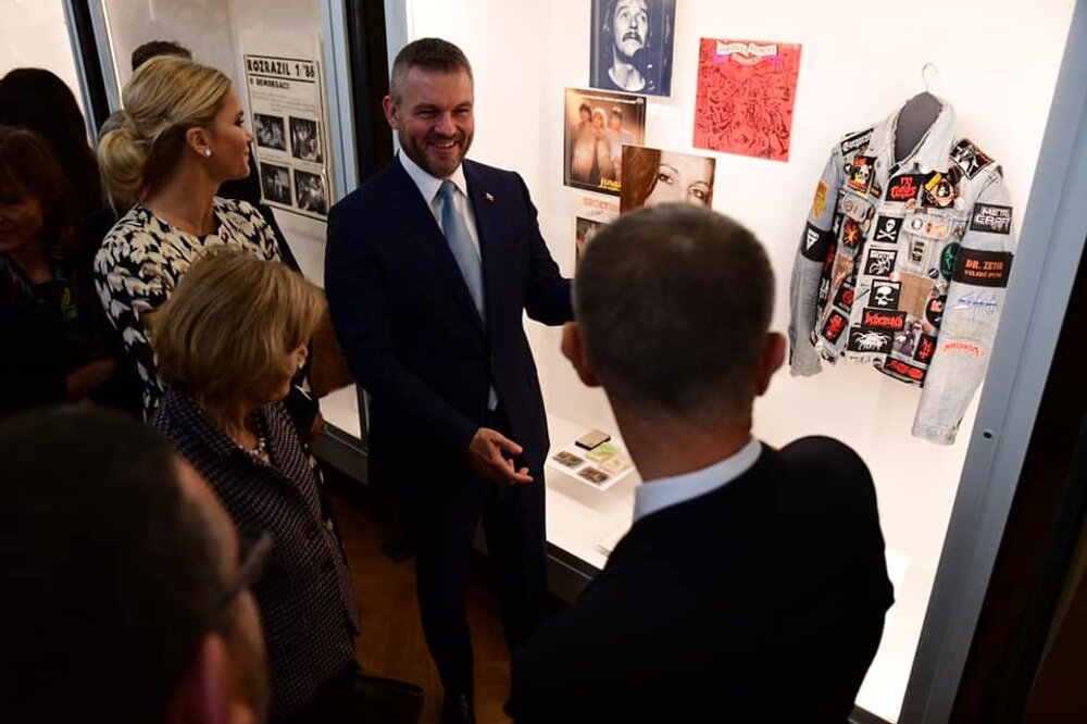 Pellegrini si pripomenul 30. výročie Nežnej revolúcie aj v Prahe na slávnostnom programe v Národnom múzeu.