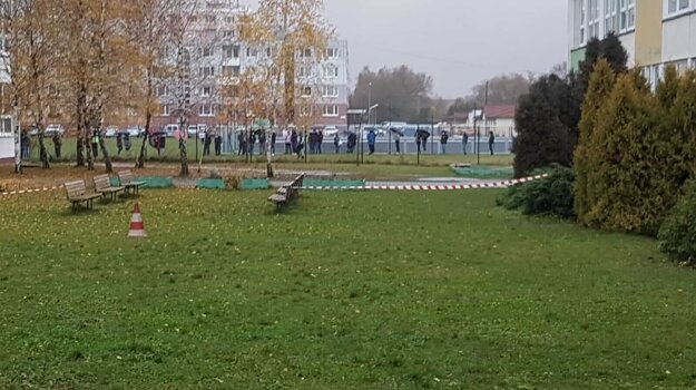 V Záturčí boli od rána veľmi dlhé rady.