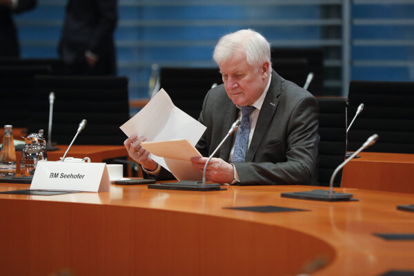 Nemecký minister vnútra chce obnoviť deportácie do Sýrie