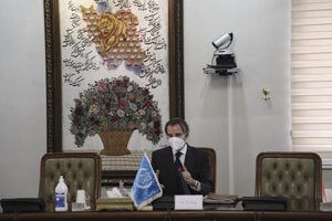  Rafael Mariano Grossi na rokovaní v Iráne