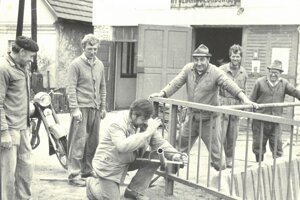 Hasiči v roku 1980.