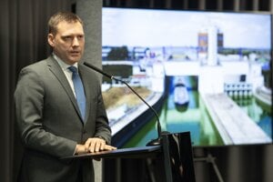 Fico iba nasľuboval. Prečo Gabčíkovo zhltne až stovky miliónov a o čom je spor s Maďarmi?