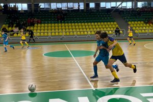 Levická hala hostí tradičný turnaj výberov dvanástich ObFZ z teritória ZsFZ, najlepší starší žiaci z najnižších súťaží sa pasujú o prestížnu trofej.