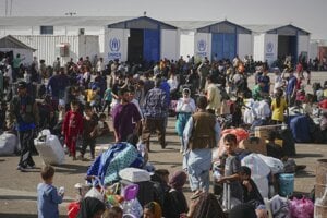 Afganskí utečenci v zariadení UNHCR neďaleko hraničného priechodu Islam Qala v západnej provincii Herát v Afganistane.