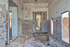 Hlavná budova kaštieľa na rekonštrukciu ešte čaká.