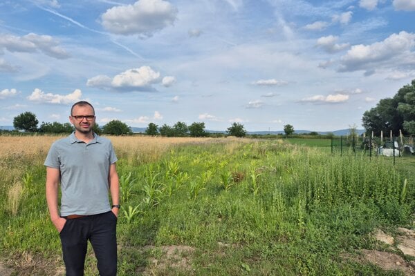 Igor Ribár postavil dom, za ktorým mu má vyrásť veterný park. 