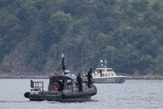 Vláda v Aténach vyhlásila trojmesačné pozastavenie žiadostí o azyl pre všetky osoby prichádzajúce po mori zo severnej Afriky.