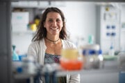 prof. MUDr. Barbara Ukropcová, PhD.je lekárka a vedkyňa, založila a vedie Centrum pre manažment obezity a Centrum pohybovej aktivity Biomedicínskeho centra SAV.