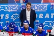 Vladimír Országh na lavičke Slovenska počas MS v hokeji 2025.