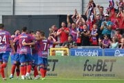 Futbalisti tímu Raków Čenstochová. 