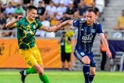 Zľava Jegor Zubovič (Neman Grodno) a Dávid Gallovič (Košice) počas prvého zápasu 2. predkola Konferenčnej ligy.