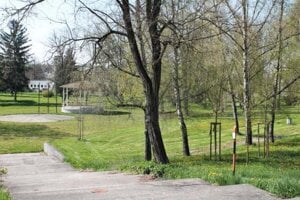 Mestský park v Bánovciach nad Bebravou.