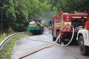 Na mieste požiaru pracovného stroja v katastri obce Muráň.