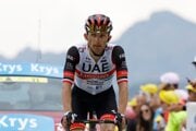 Poliak Rafal Majka vo farbách tímu UAE Emirates. 