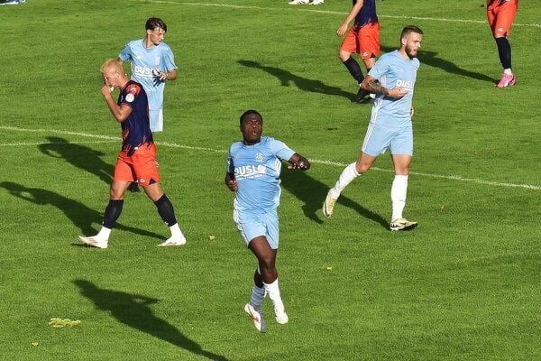 Šaliansky obrat z 1:3 na 4:3 dokonal striedajúci Kingsley Iheme. 