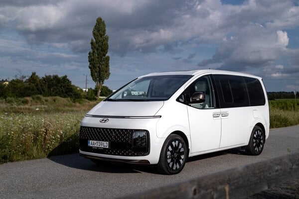 Hyundai Staria