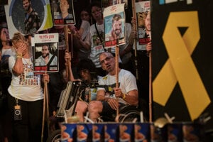 Pomôžte nám zastaviť Netanjahua. Rodiny rukojemníkov chystajú generálny štrajk