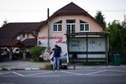 Poľská reportérka stopuje v Nitrianskych Sučanoch