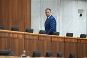 Minister zdravotníctva Kamil Šaško počas schôdze o jeho odvolaní z funkcie.