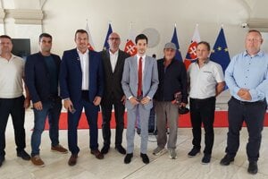 Stretnutie so zástupcami zamestnancov z najväčších automobiliek na Slovensku.