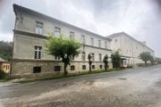 Bývalá tabaková továreň je na predaj. Fabrika skončila v roku 2008.