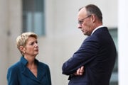 Nemecký kancelár Friedrich Merz v debate so švajčiarskou prezidentkou Karin Kellerovou-Sutterovou.