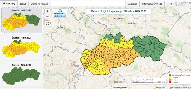 Výstraha 2. stupňa platí pre viacero okresov, vrátane okresu Turčianske Teplice. (zdroj: shmu.sk)