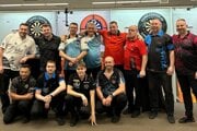 Účastníci šípkarskej jarnej časti Niké Dart League 2025. 