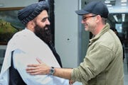 Amir Khan Muttaqi, úradujúci minister zahraničných vecí vlády Talibanu, sa stretol s Adamom Boehlerom, osobitným vyslancom amerického prezidenta pre záležitosti zadržiavaných osôb, v Kábule.
