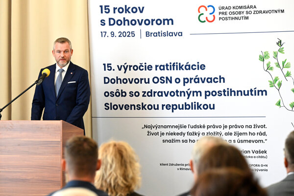 Peter Pellegrini vystupuje s príhovorom na konferencii pri príležitosti 15. výročia ratifikácie Dohovoru o právach osôb so zdravotným postihnutím.