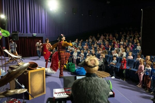 Materské školy vstúpili do projektu školy zálohovania a triedenia. 