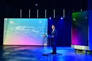 Predseda predstavenstva a generálny riaditeľ spoločnosti BMW Manufacturing Hungary Kft. Hans-Peter Kemser počas oficiálneho otvorenia novej továrne skupiny BMW v Debrecíne.