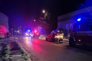 Pri dopravnej nehode v Nitrianskom Pravne zrazilo auto chodkyňu. 