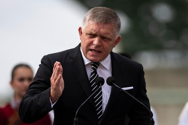 Premiér Robert Fico počas prejavu v Ostrihome.