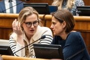 Vladimíra Marcinková a Mária Kolíková, poslankyne Národnej rady SR za stranu Sloboda a Solidarita. 
