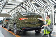 Škoda vyrába dvanásť modelov áut, jedným z nich je elektrický Enyaq.