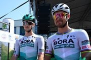 Slovenskí cyklisti Erik Baška (vľavo) a Peter Sagan.