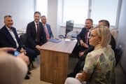 Kamil Šaško s Ondrejom Lunterom na kontrolnom dni v krajskej pneumologickej ambulancii v Detve. 
