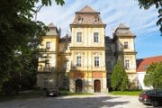 Kaštieľ v Trstíne slúžil ako Reedukačné centrum pre dievčatá.
