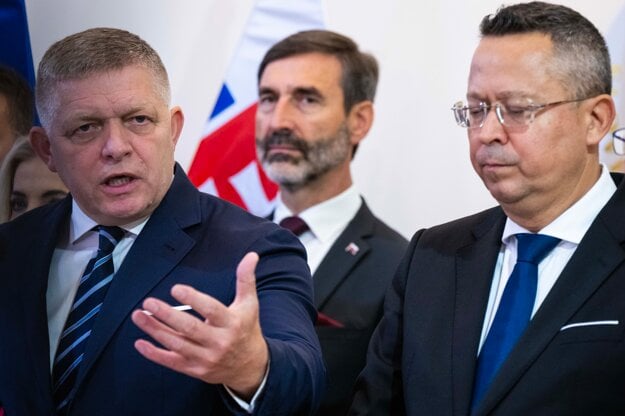 Premiér Robert Fico informuje o návrhu rozpočtu verejnej správy na roky 2026 až 2028. (zdroj: TASR)