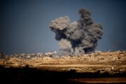Izrael bombardoval Pásmo Gazy aj napriek prímeriu.
