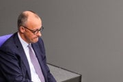 Friedrich Merz je pod tlakom opozície aj vlastných koaličných partnerov. 