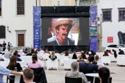 Premietanie Jakubiskovej Tisícročnej včely v kine Pod hviezdami.