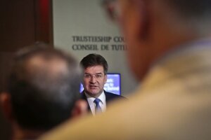 Miroslav Lajčák počas vypočúvania. 