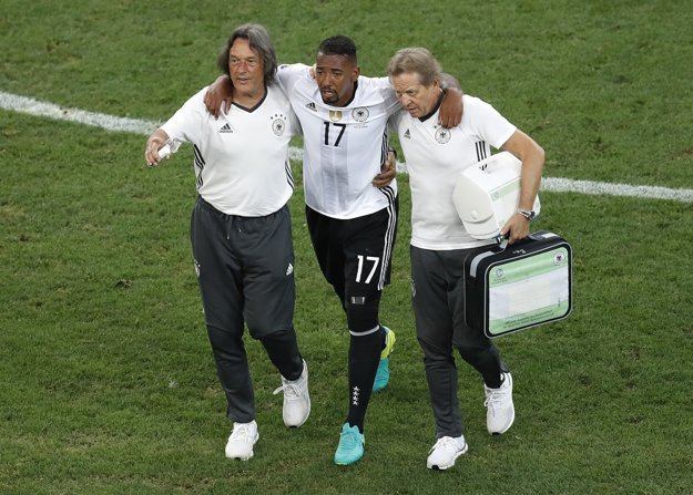 Zranený Jerome Boateng.