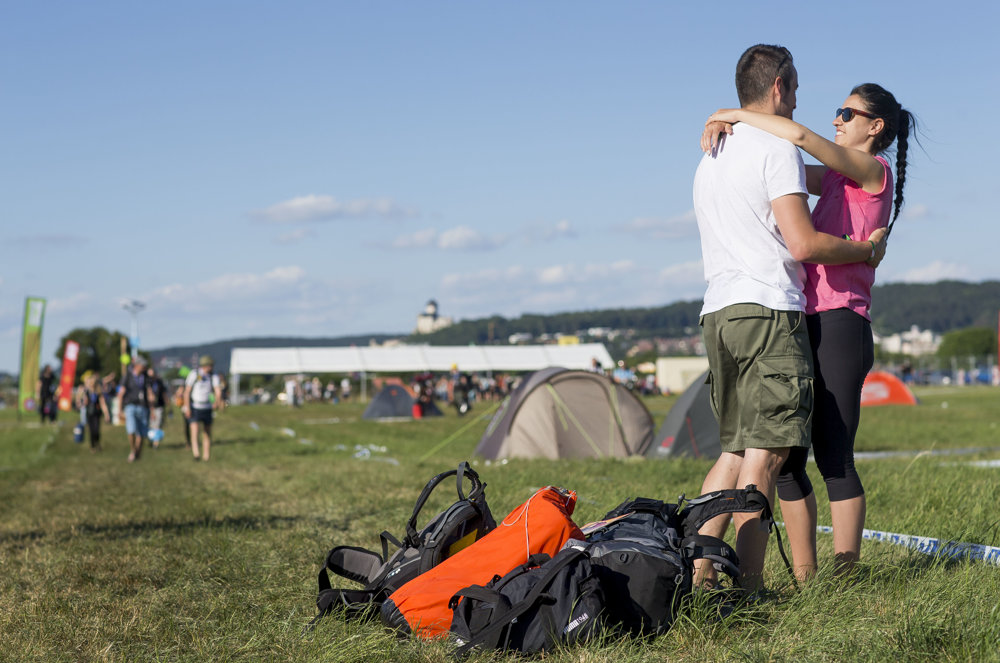 Príchod účastníkov na festival.