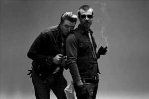 Americká rocková skupina Eagles of Death Metal.