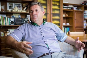 Predseda predstavenstva Regionálnej poľnohospodárskej a potravinárskej komory Trnava a predseda družstva Madunice Oliver Šiatkovský.