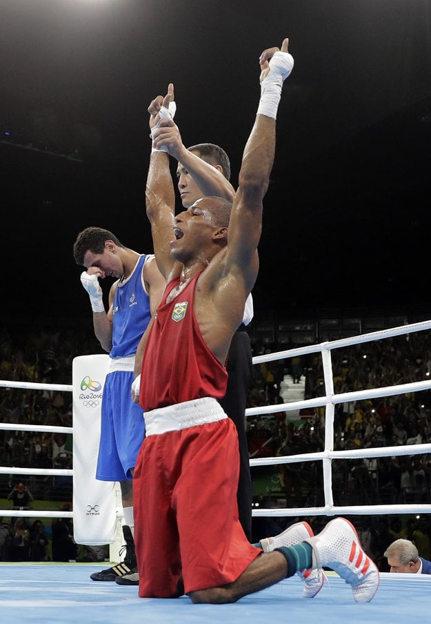 Brazílsky boxer dosiahol historický úspech. Pre seba aj pre krajinu.