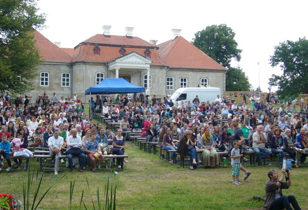 Želiezovce sa vrátili k folklórnemu festivalu. 